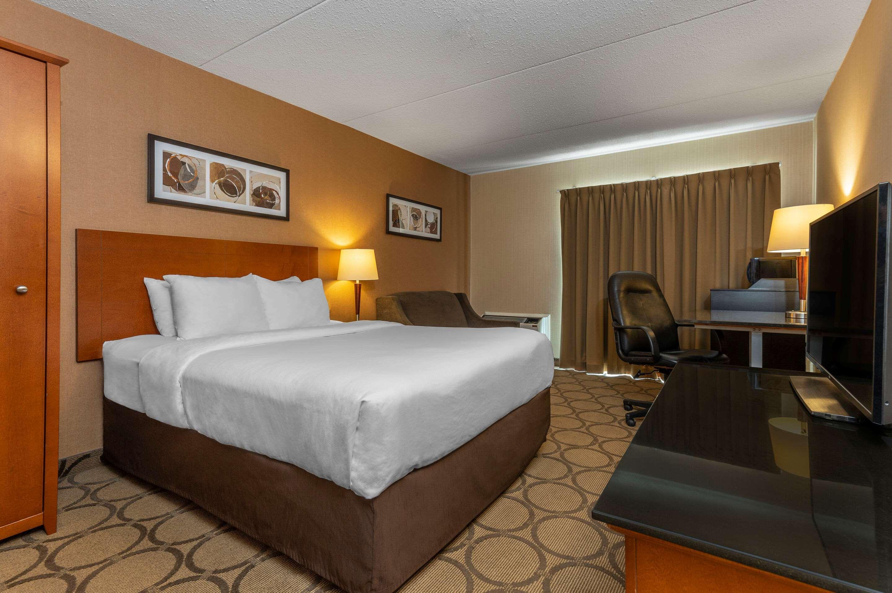 Comfort Inn Лаваль Экстерьер фото